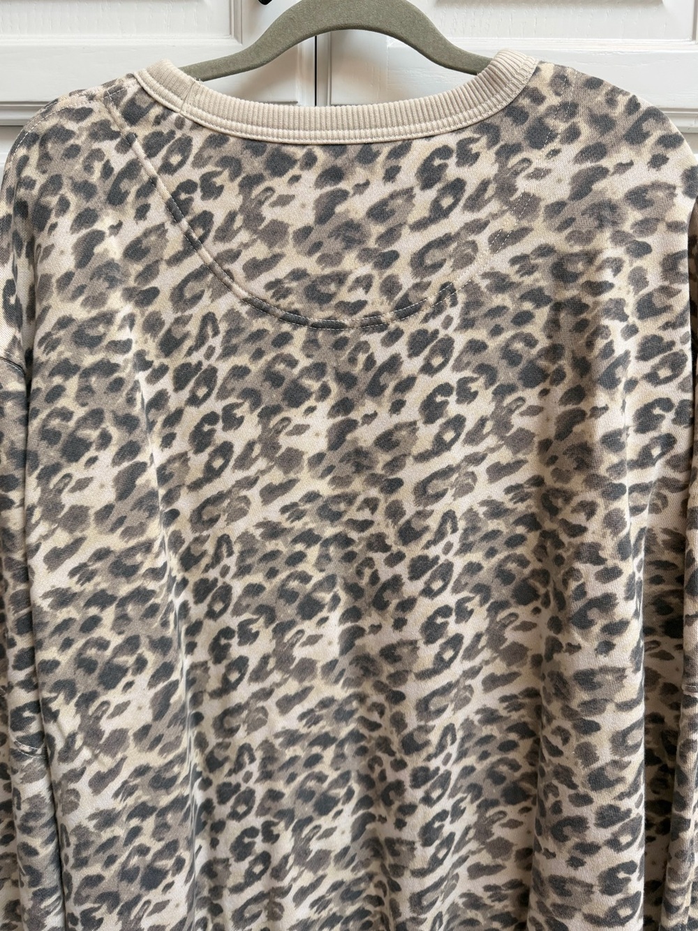 NWT Aerie Go-To Sweatshirt Neutral Leopard Print Oversized Size Small - Picture 8 of 16